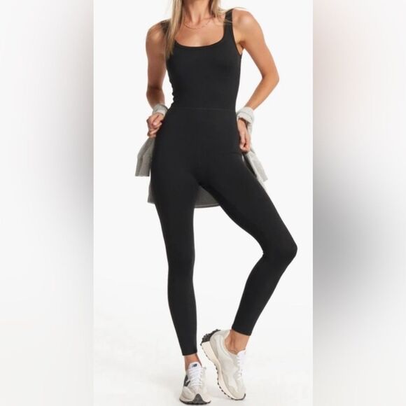 NWOT Vuori Hslo Essential Jumpsuit size S - Picture 2 of 6